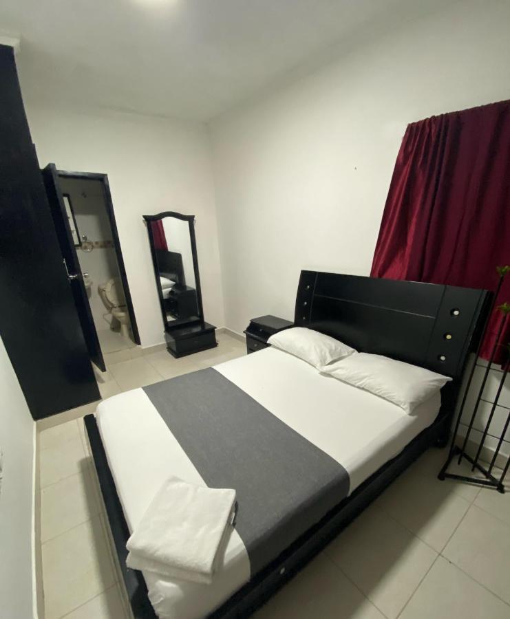 Hotel Estefania Princess バランキージャ エクステリア 写真